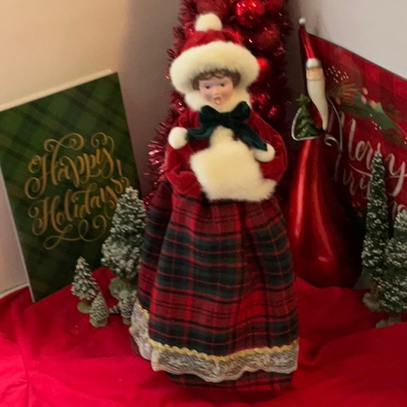 UNBRANDED CAROLER’S GIRL AND BOY - Picture 2 of 11